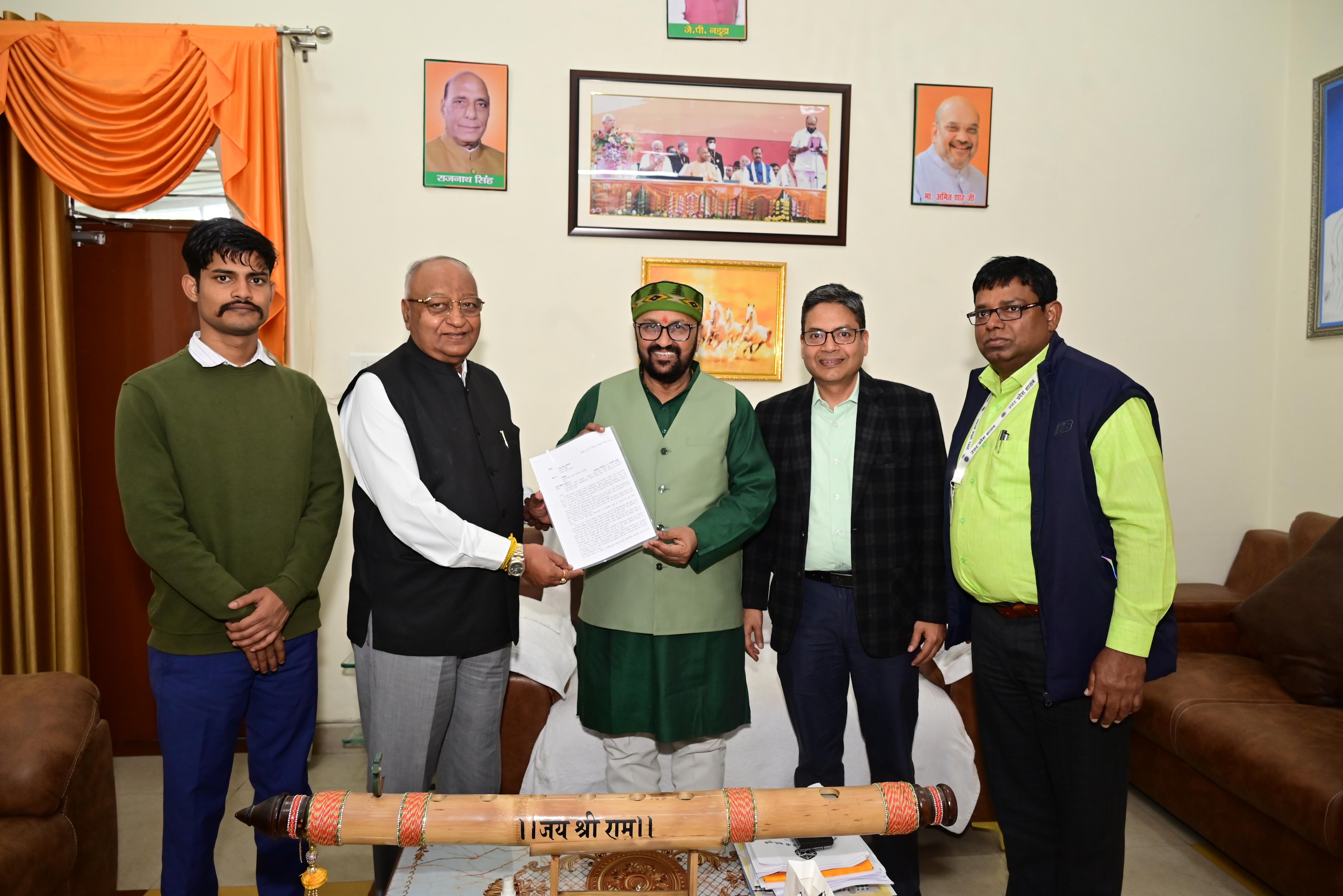 उच्च शिक्षा मंत्री योगेन्द्र उपाध्याय ने आईआईएमटी विश्वविद्यालय मेरठ के परिसर दूरस्थ केंद्र की स्थापना हेतु आशय पत्र प्रदान किया